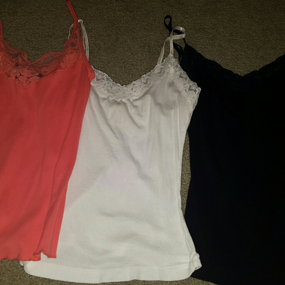 ***Sold*** Lace Detail Tank Top Bundle - Picture 2 of 6