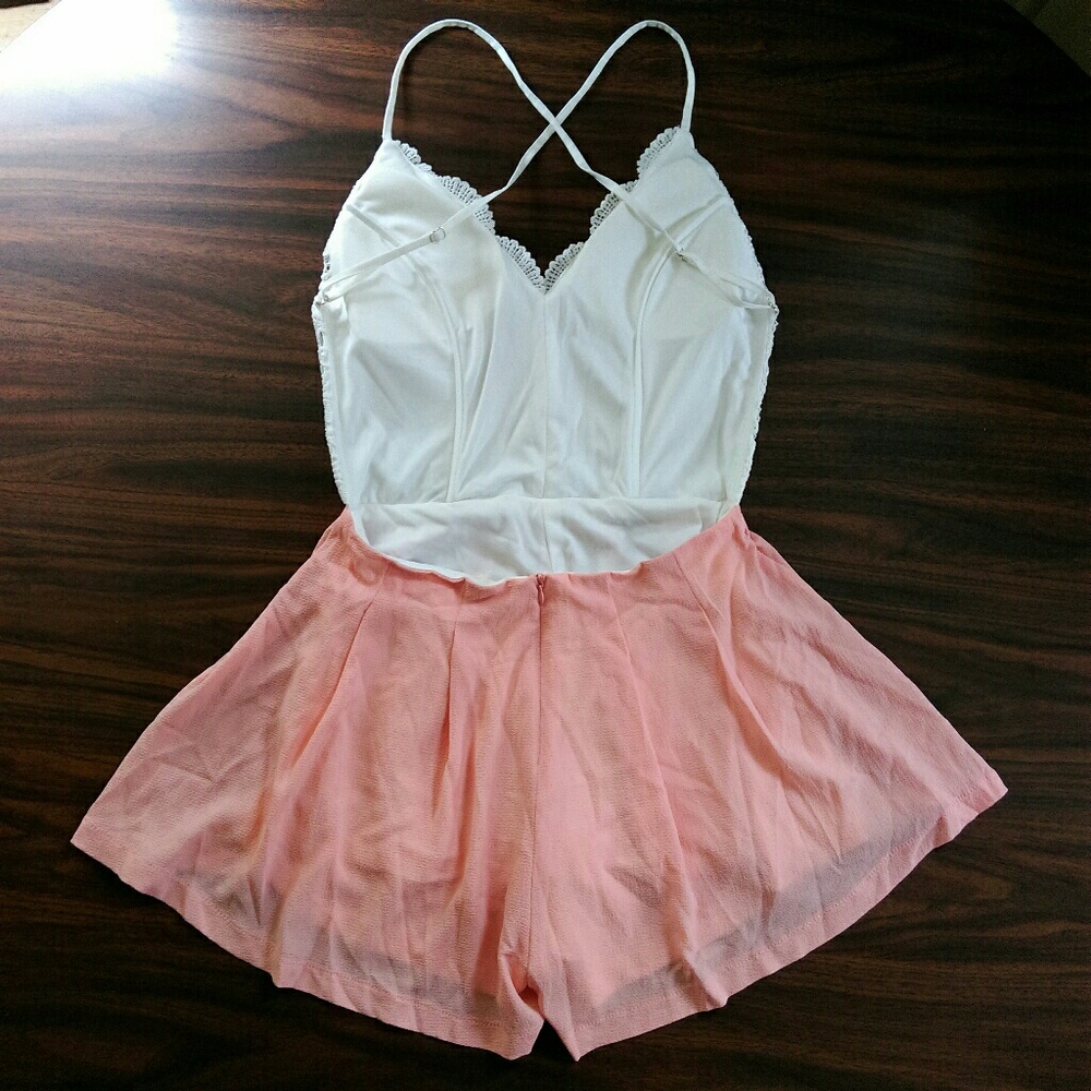 ⛔️SOLD⛔️Tea & Cup Romper - Picture 3 of 8