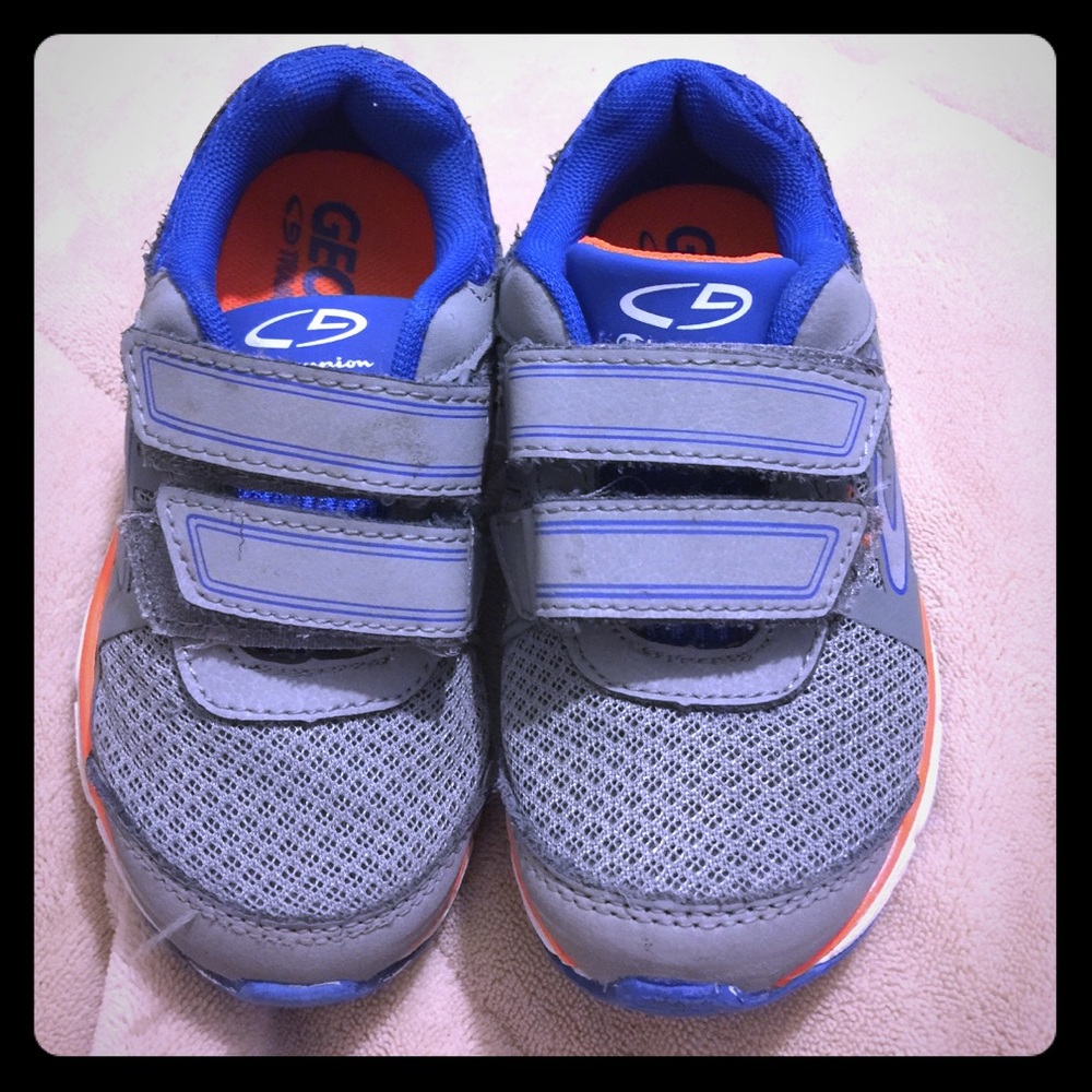 Toddler boys Champion shoes😉