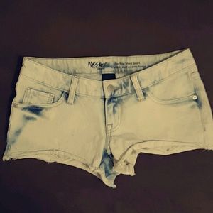 White wash shorts!