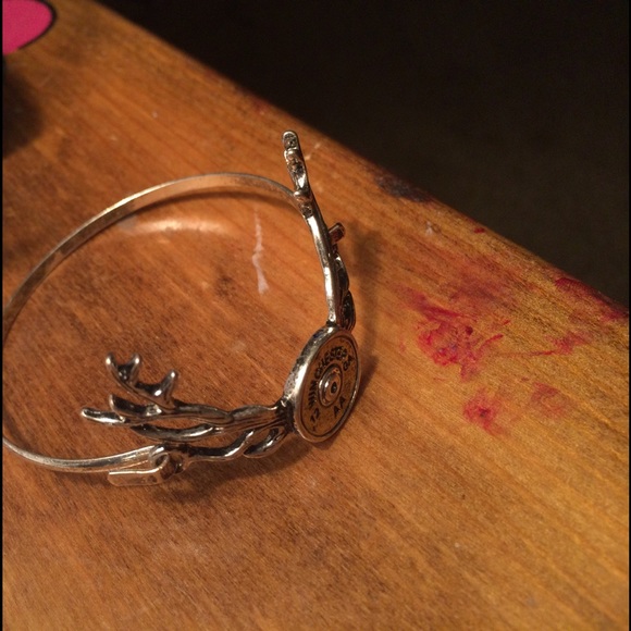 Bracelets - Picture 2 of 5