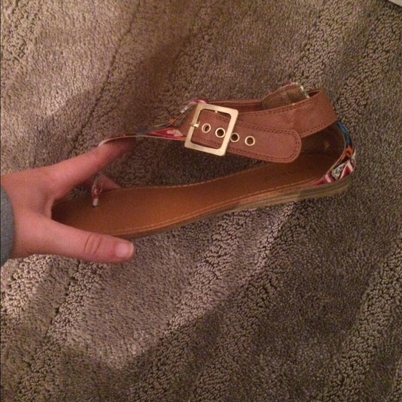 Printed Galdiator sandals - Picture 2 of 2