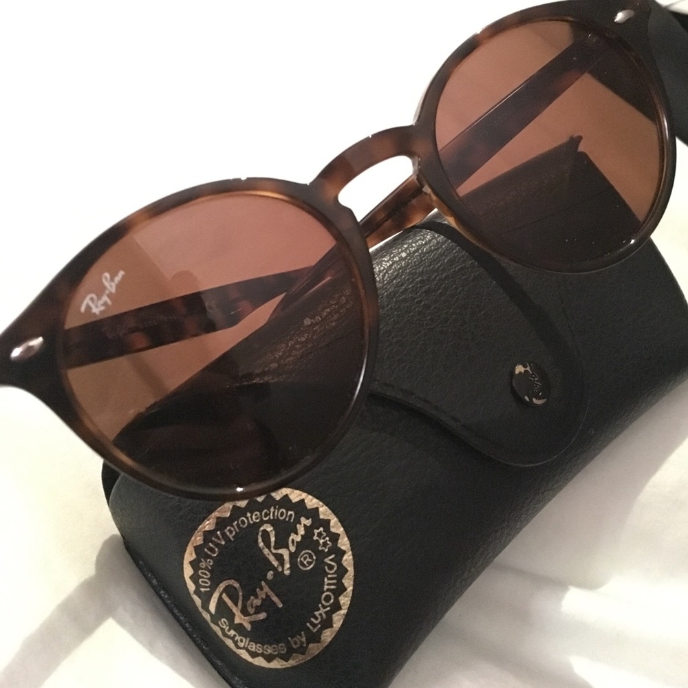 Tortoise shell ray bans