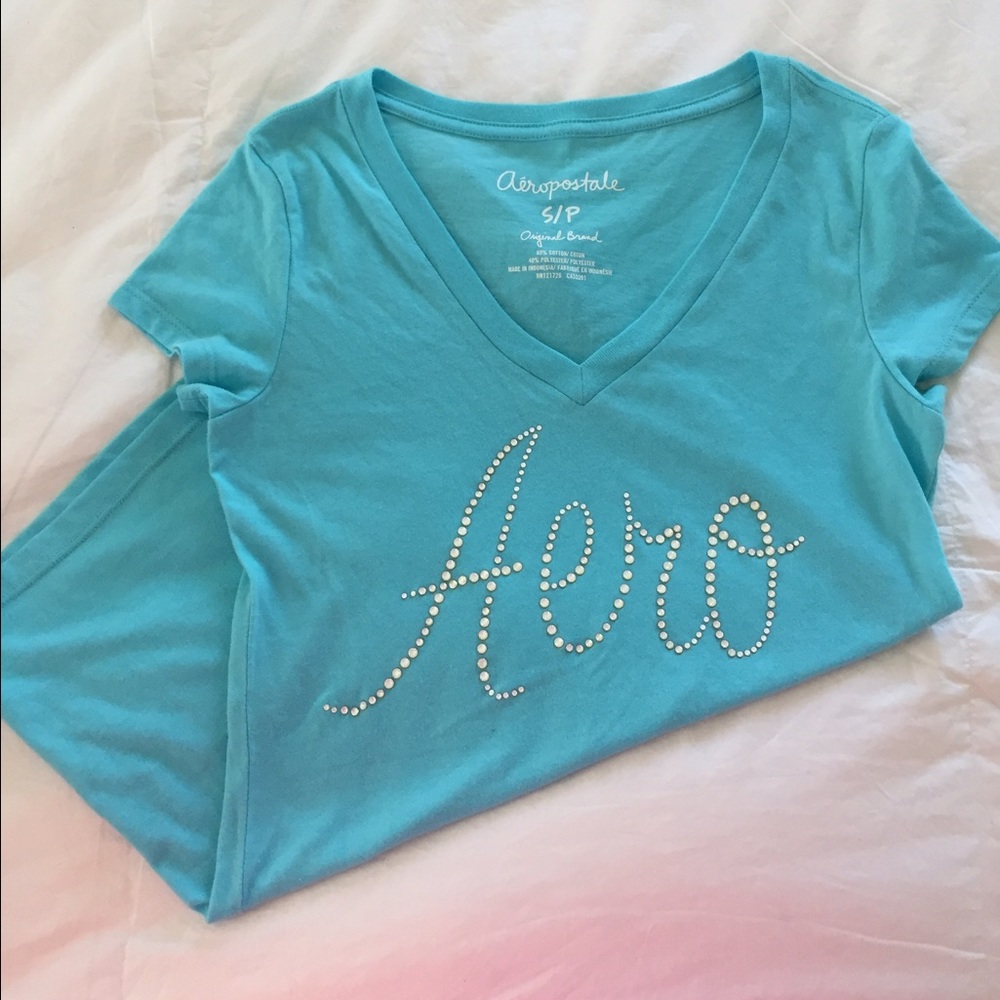 Aeropostale v-neck T-Shirt