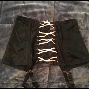 Cacique black and pink garter belt 18/20