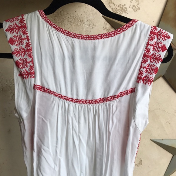Red Embroidered Boho Chic Dress - Picture 3 of 3