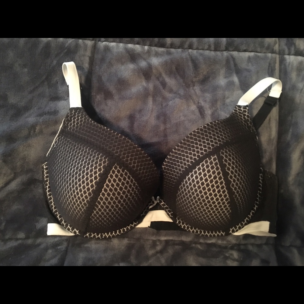 Lane Bryant sexy black and white plunge bra