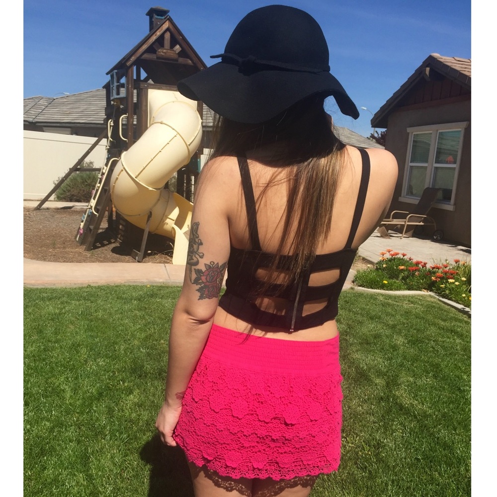 Pink floral eyelet Abercrombie & Fitch mini skirt