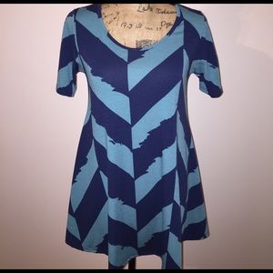 Bargain! Lularoe classic tee in blue chevron #J2