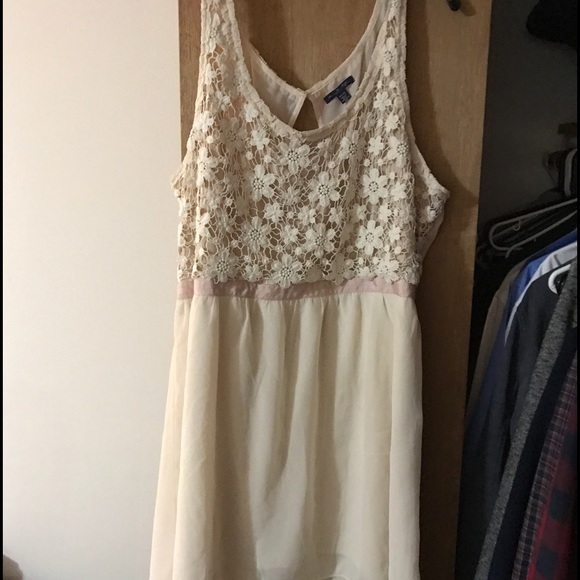 American Eagle Outfitters Dresses & Skirts - American Eagle Outfitters Floral & chiffon dress