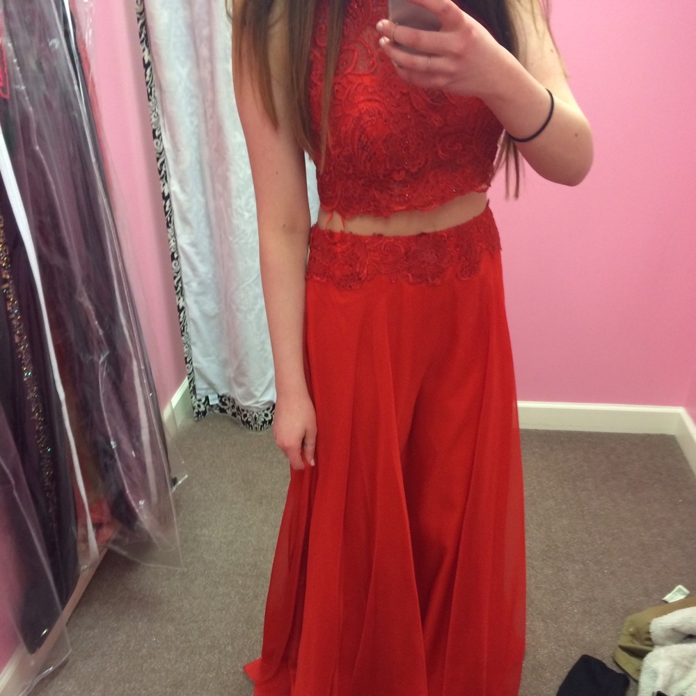 Red Prom Dress/ Gown. Can be altered. 4-6