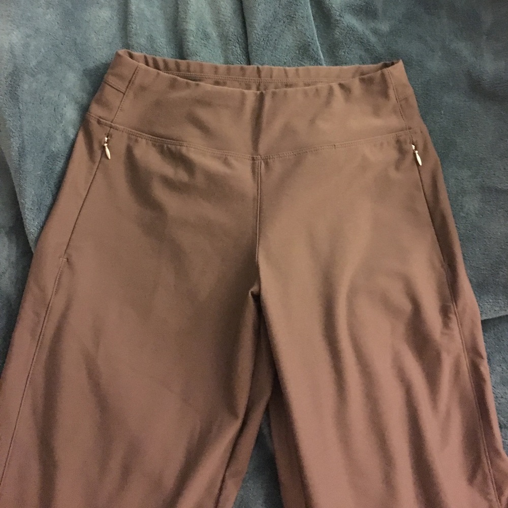Moving sale Lucy everyday collection brown capris
