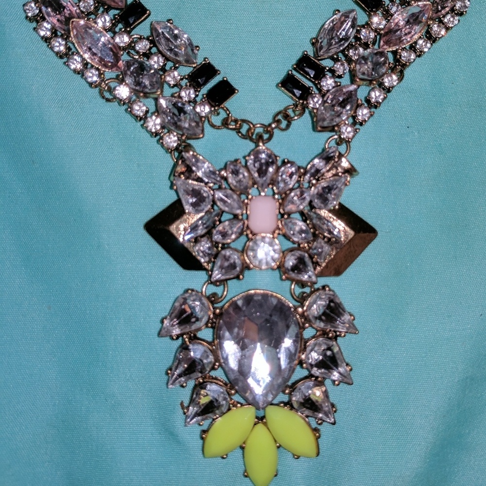 Statement necklace