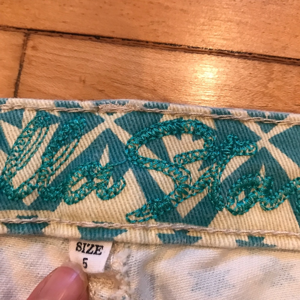 New Patterned Shorts - Picture 5 of 7