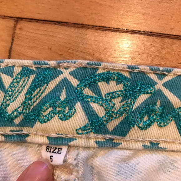 New Patterned Shorts - Picture 5 of 7