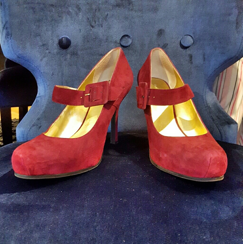 Shoes - Picture 4 of 4