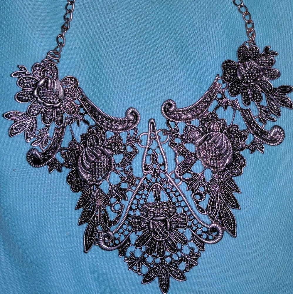 Statement necklace
