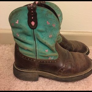 Justin round toe CowGirl boots