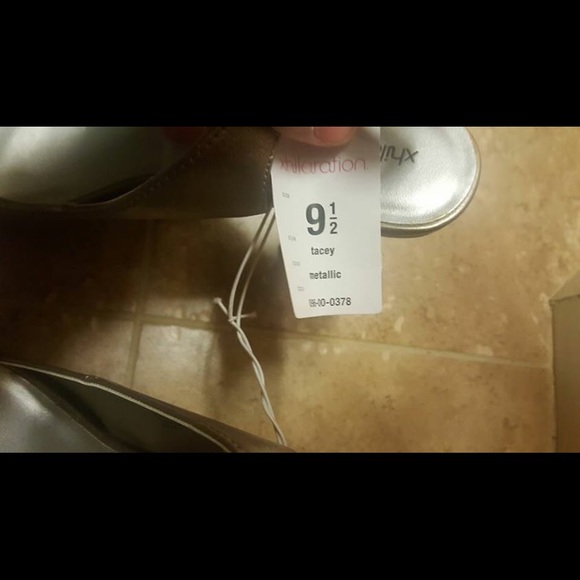 Target heels - Picture 2 of 2