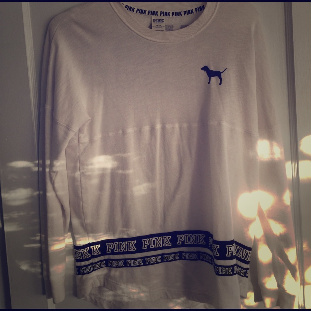 White long sleeve pink light pullover