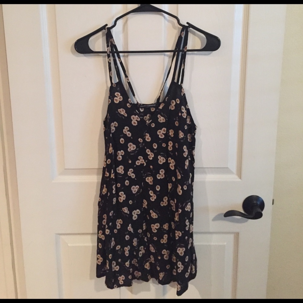 Brandy Melville daisy dress