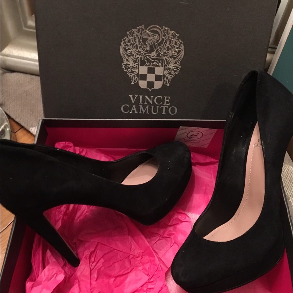 Vince Camuto Sarika Black Suede Heels