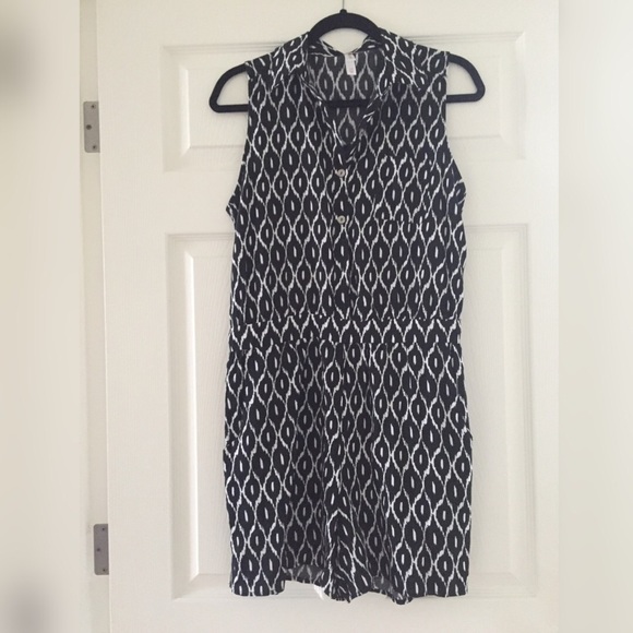 Xhiliration B&W Ikat Romper - Picture 1 of 3