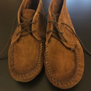 Minnetonka short booties with laces - size 8.5