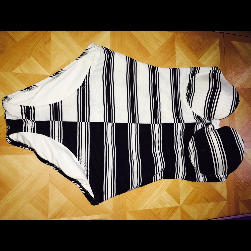 Super nice VS one piece Swimsuit..Wore twice