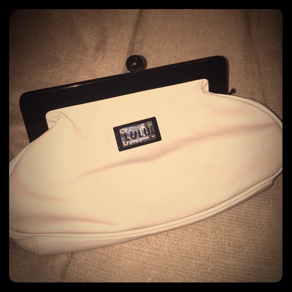 Clutch - Picture 1 of 3