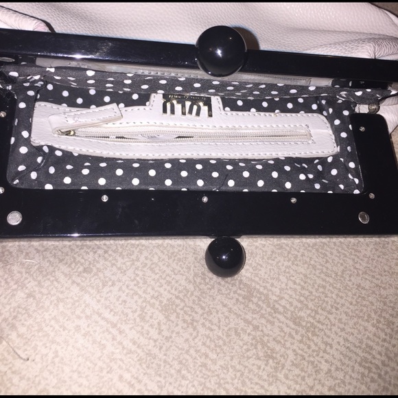 Clutch - Picture 2 of 3