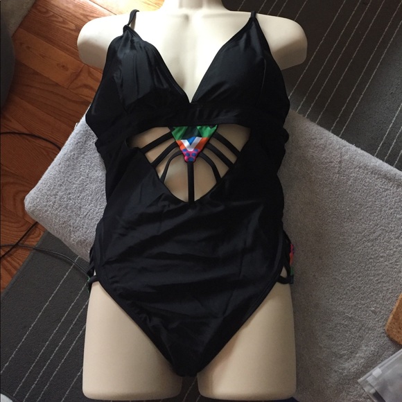 LAST ONE‼️ Large Cut out Tribal Monokini - Picture 2 of 4