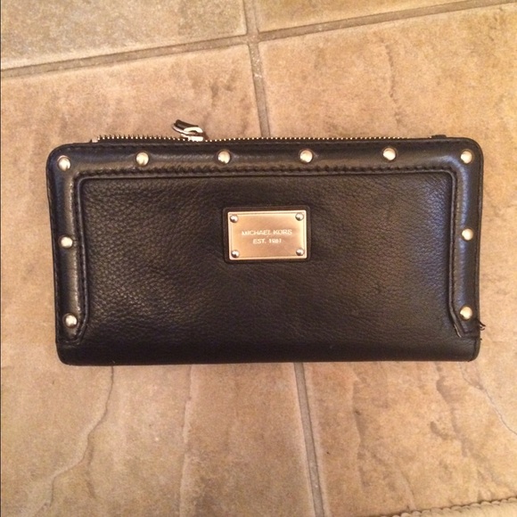 Authentic Michael Kors purse and wallet - Picture 4 of 5