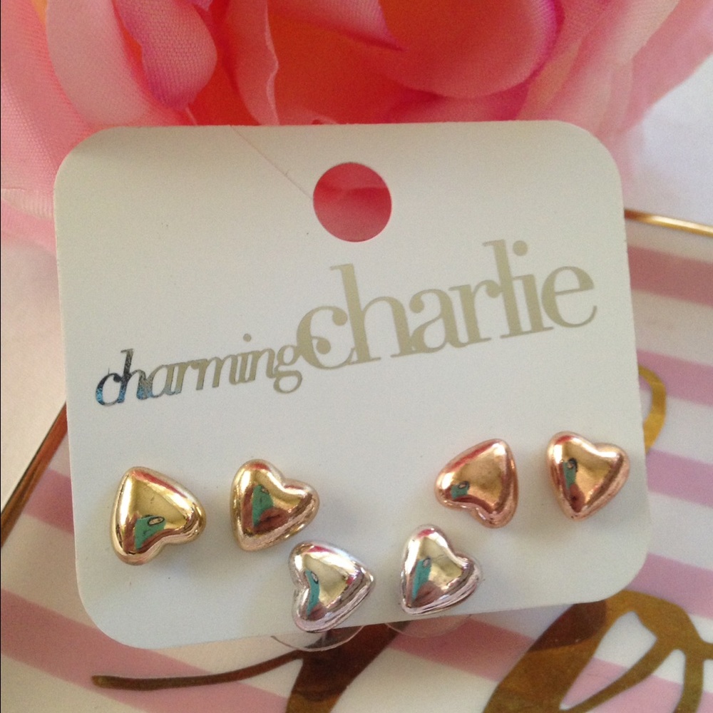 ❤️ Charming Charlie earrings