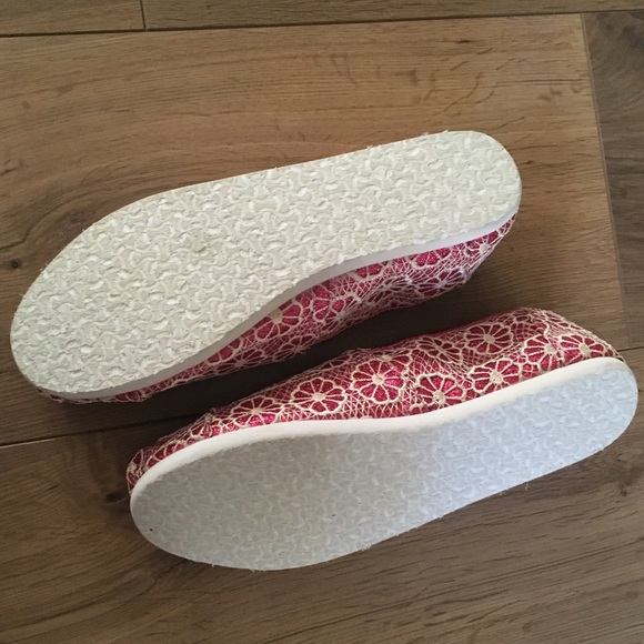 TOMs Shoe - Picture 4 of 4