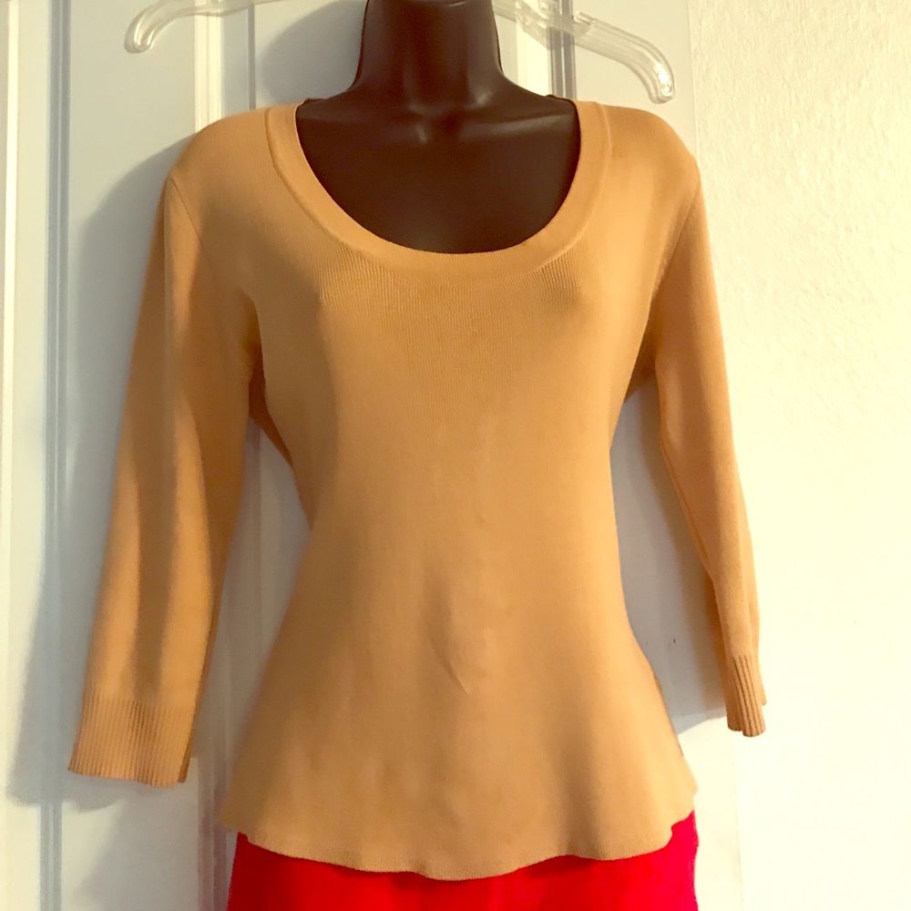Taupe scooped neck 3-Qtr Length Form-Fitted Top