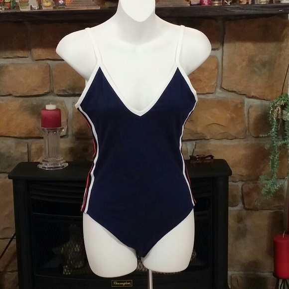 VICTORIA'S SECRET PINK BODY SUIT - Picture 1 of 5