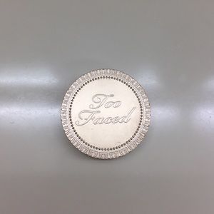 Too faced bronzer