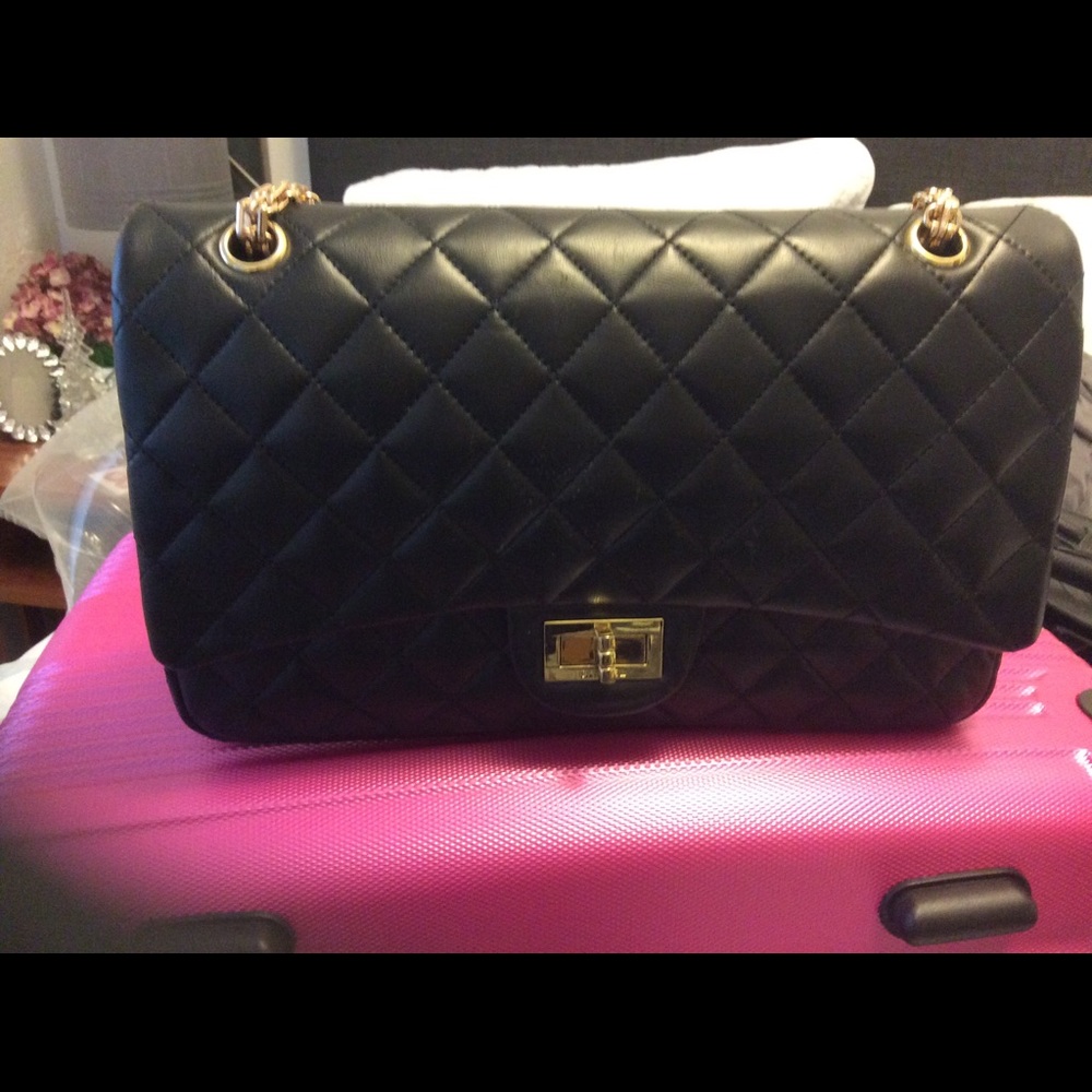 Non-auth black Chanel