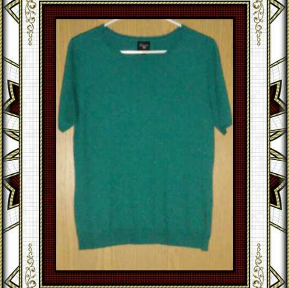 COLOR WORKS Spring/Summer-Weight Green Sweater