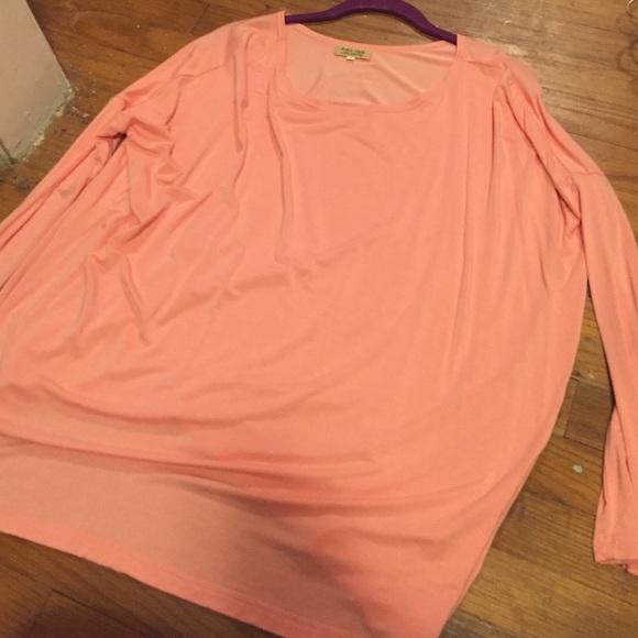 Peach/ coral colored true piko top - Picture 1 of 2