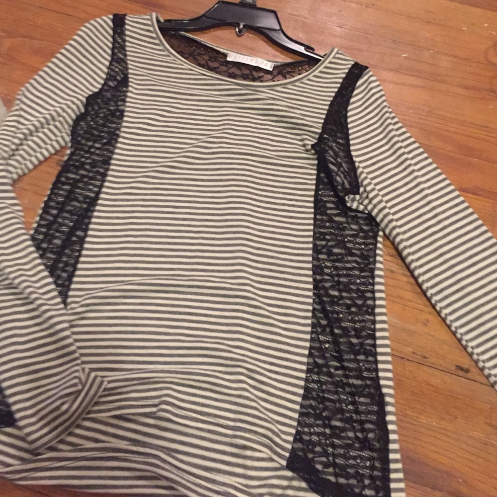 Grey and white striped lace side long sleeve top