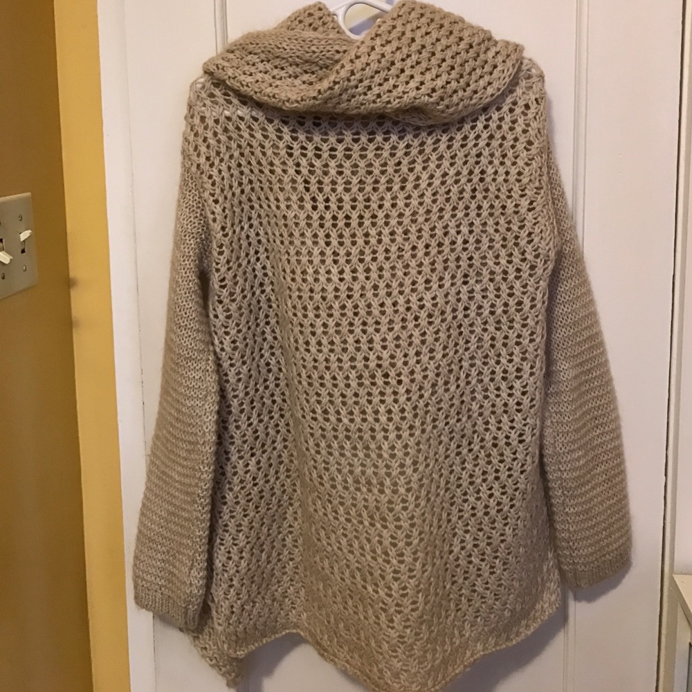 💥SOLD💥SLEEPING ON SNOW Oversized Cardigan NWOT - Picture 2 of 8