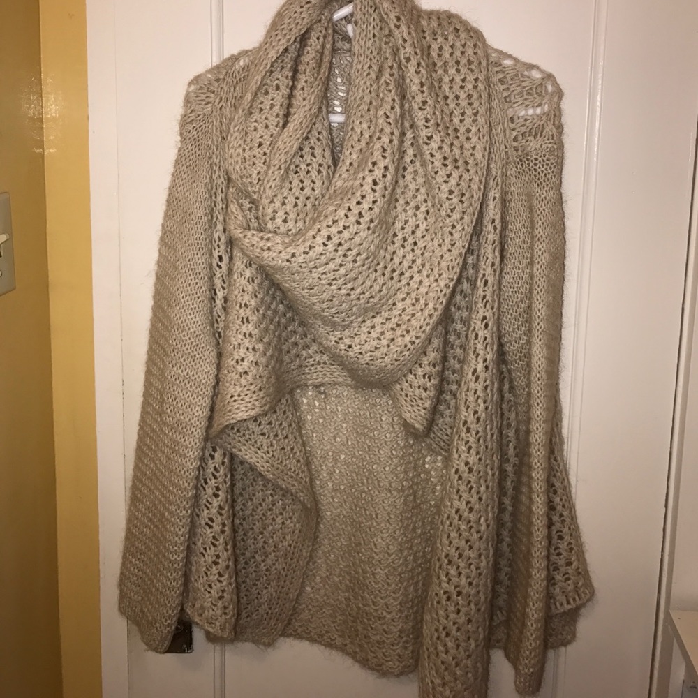 💥SOLD💥SLEEPING ON SNOW Oversized Cardigan NWOT - Picture 7 of 8