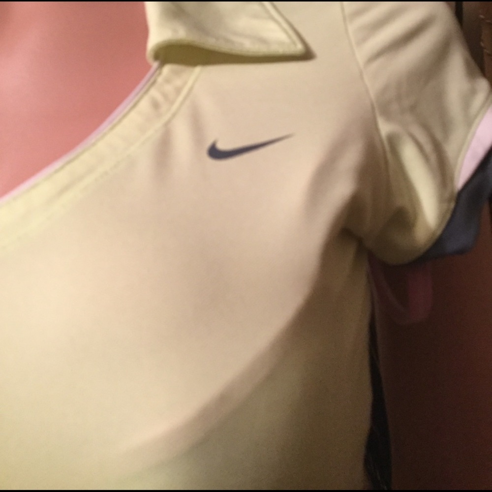 Nike - Picture 2 of 4