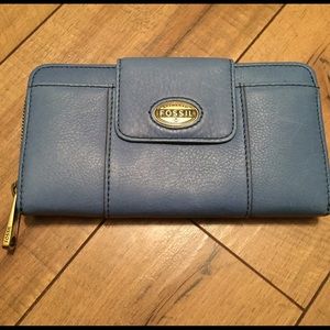 NWT Fossil Explorer Zip Clutch in Bright Blue