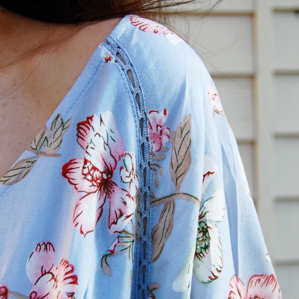 Only 1 Left! ✨Pescadero Floral Dress - Picture 5 of 8