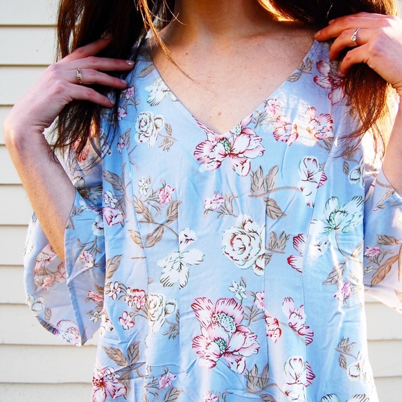 Only 1 Left! ✨Pescadero Floral Dress - Picture 3 of 8