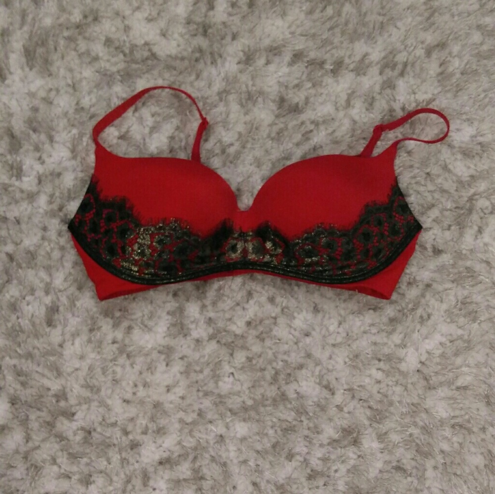 V.S. Knockout Balconet Bra