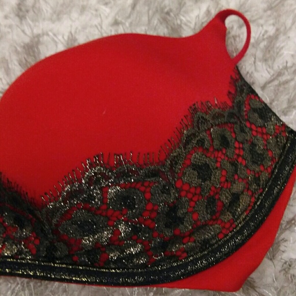 V.S. Knockout Balconet Bra - Picture 2 of 4